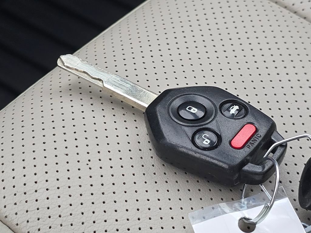 Used 2011 Subaru Outback 2.5i Limited image 35