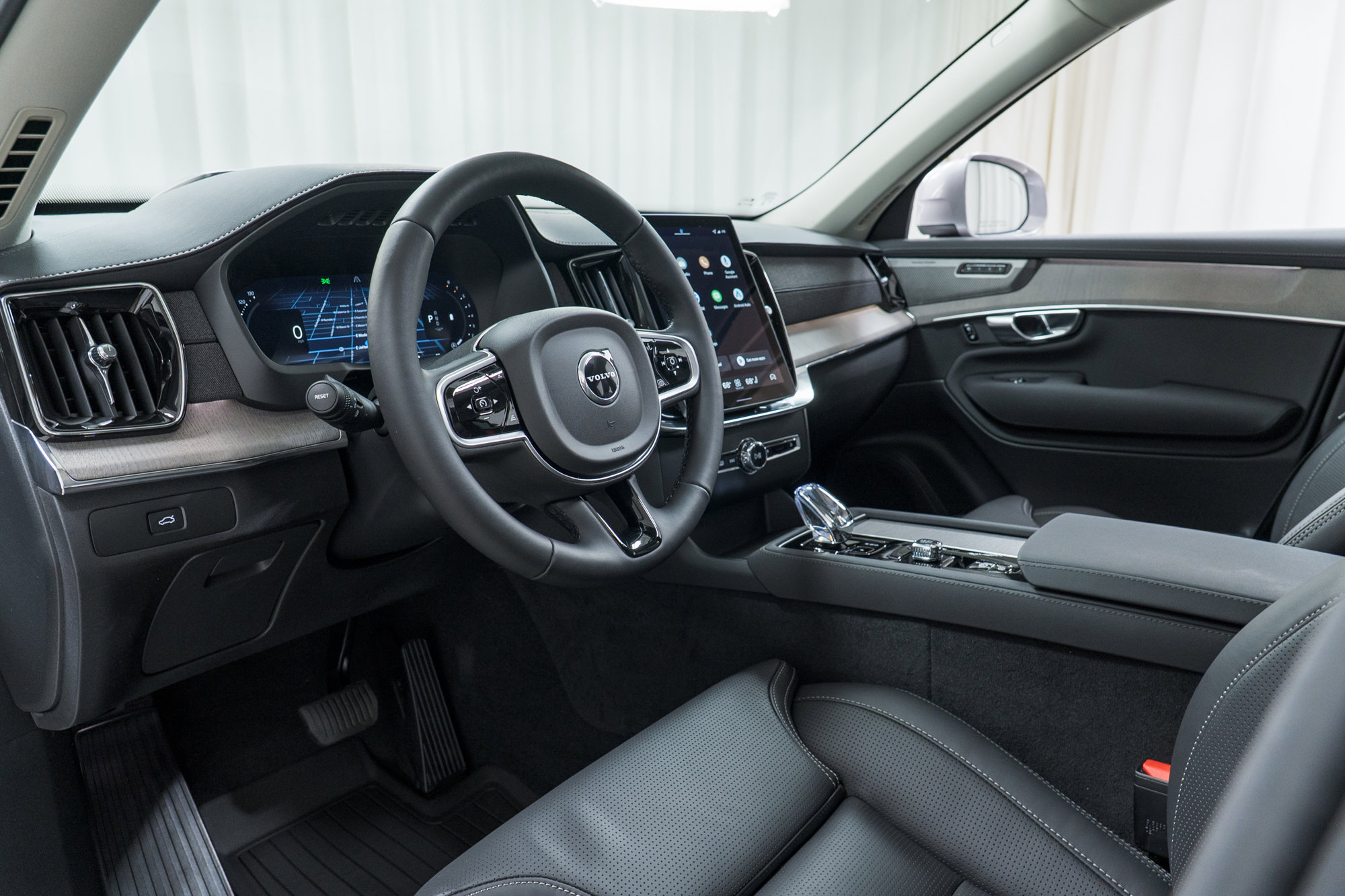 New 2026 Volvo XC90 B5 Ultra w/ Protection Package image 12