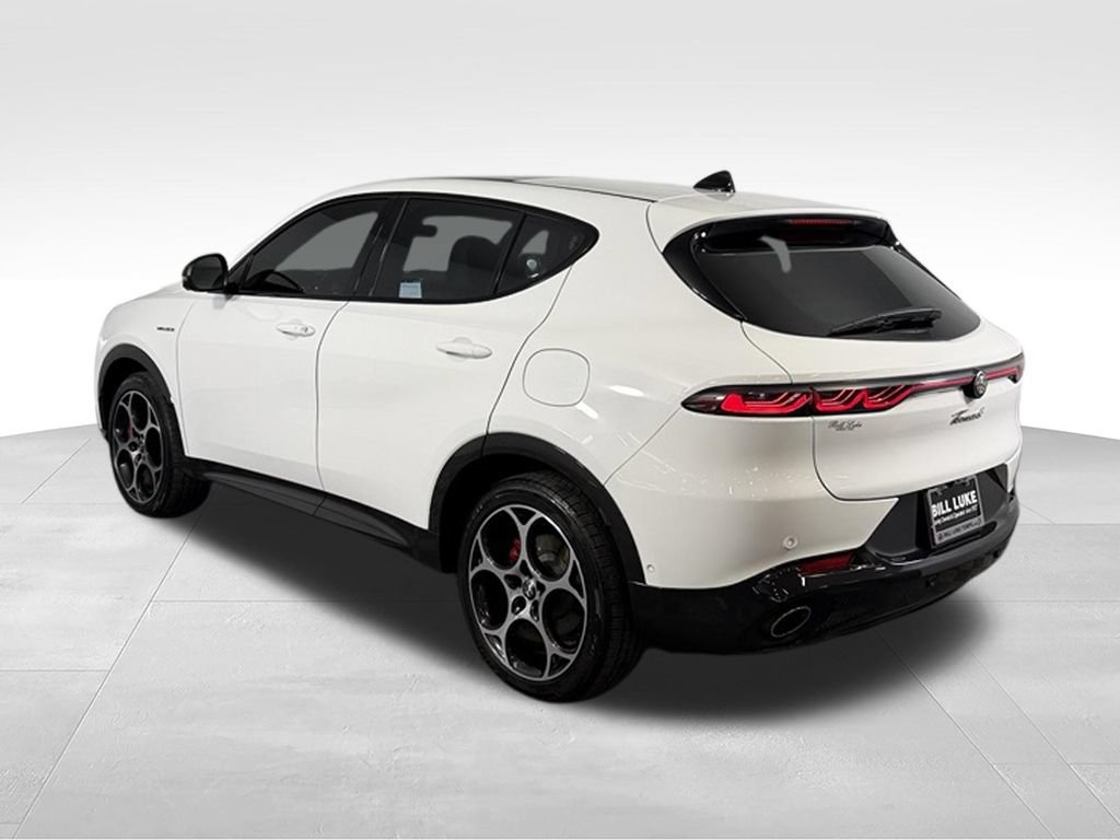 Used 2024 Alfa Romeo Tonale Veloce AWD/4WD image 9