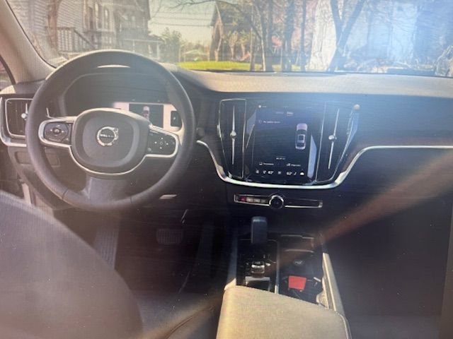 Used 2023 Volvo S60 B5 Plus w/ Climate Package image 5