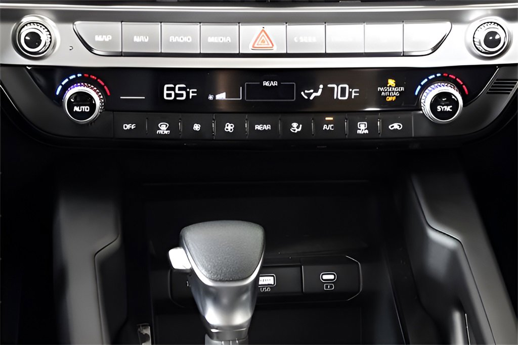 Used 2024 Kia Telluride LX image 34