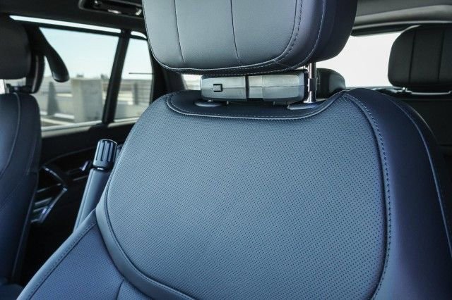 New 2025 Land Rover Range Rover SE image 22