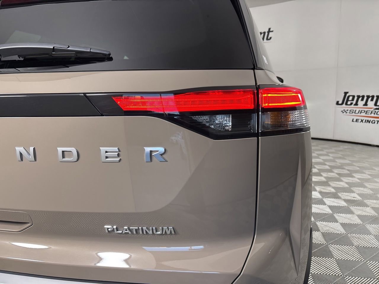 Used 2024 Nissan Pathfinder Platinum w/ Cargo Package image 36