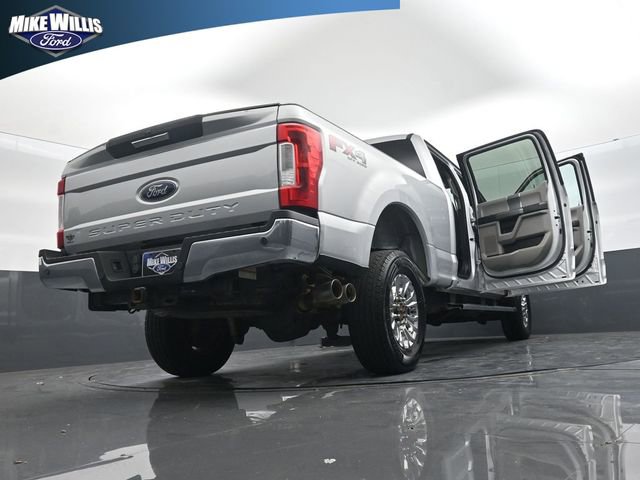 Used 2017 Ford F250 XLT w/ XLT Premium Package image 29