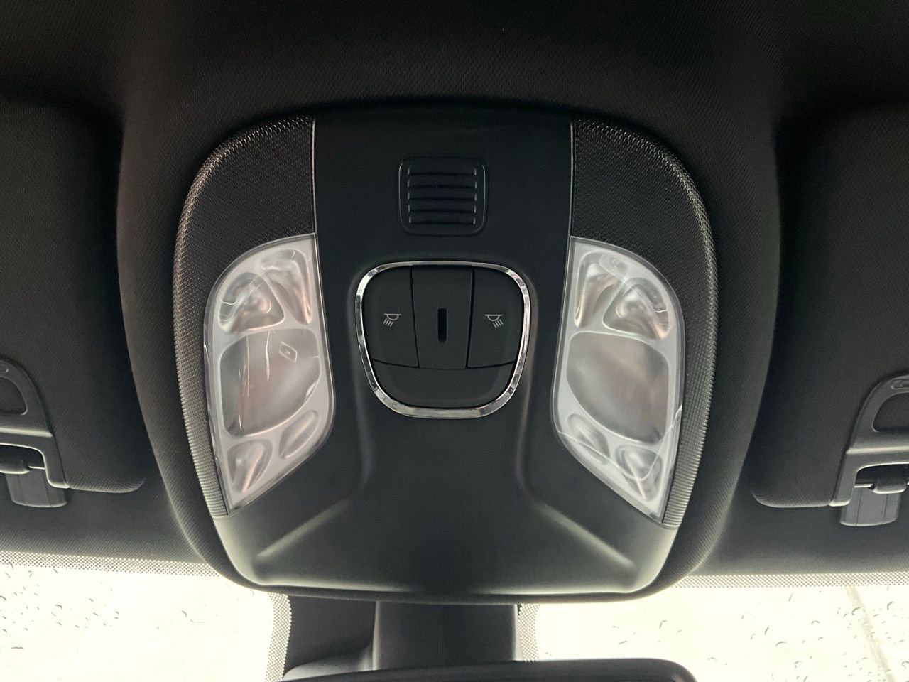 Used 2025 Jeep Compass Latitude AWD/4WD image 16
