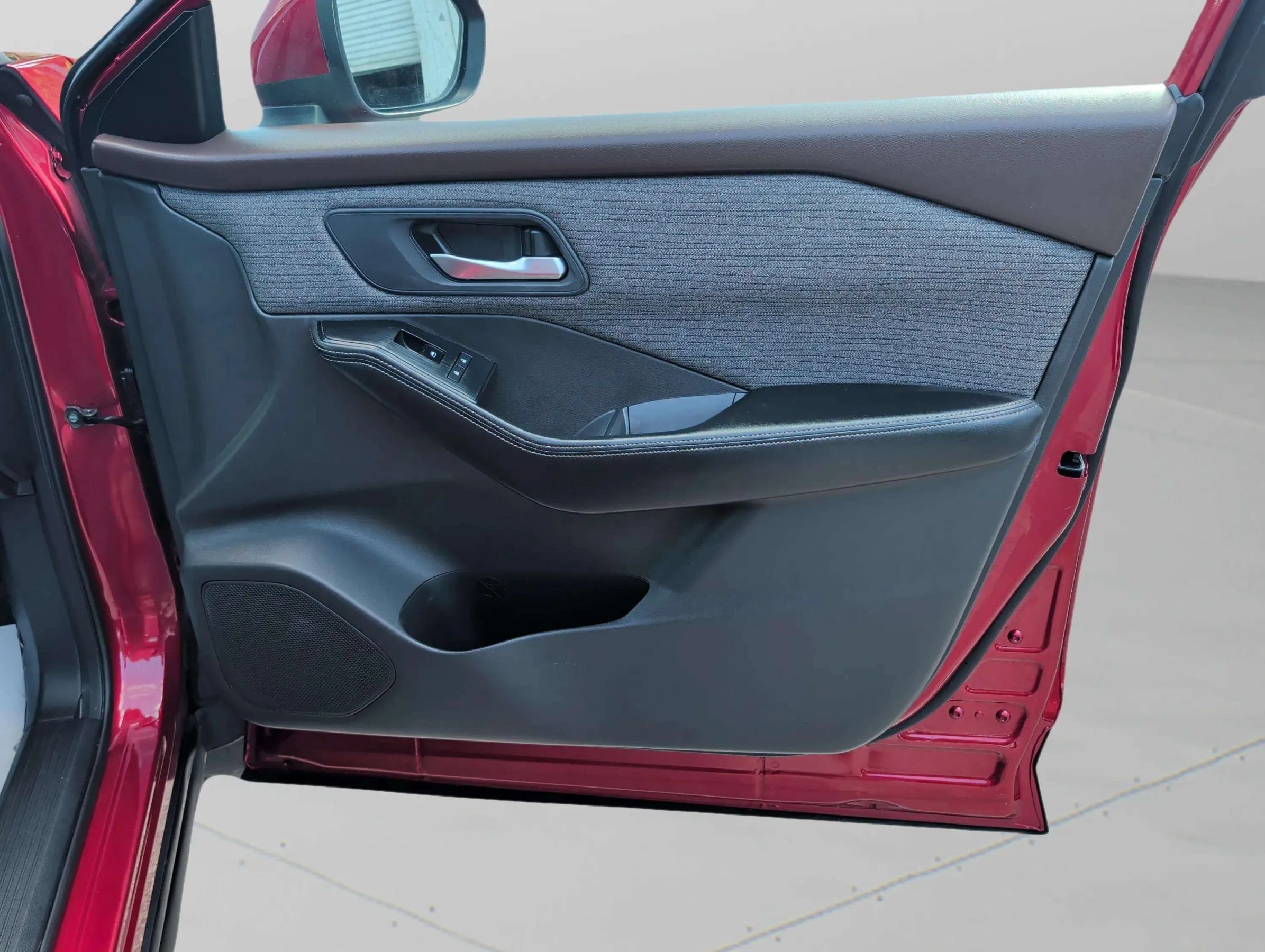 Used 2022 Nissan Rogue SV FWD image 17