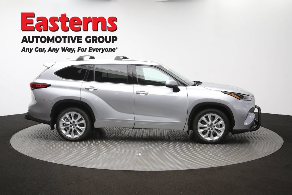 Used 2021 Toyota Highlander Limited AWD/4WD image 50