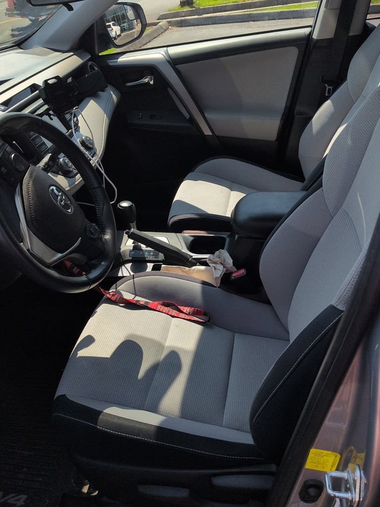 Used 2016 Toyota RAV4 XLE AWD/4WD image 12