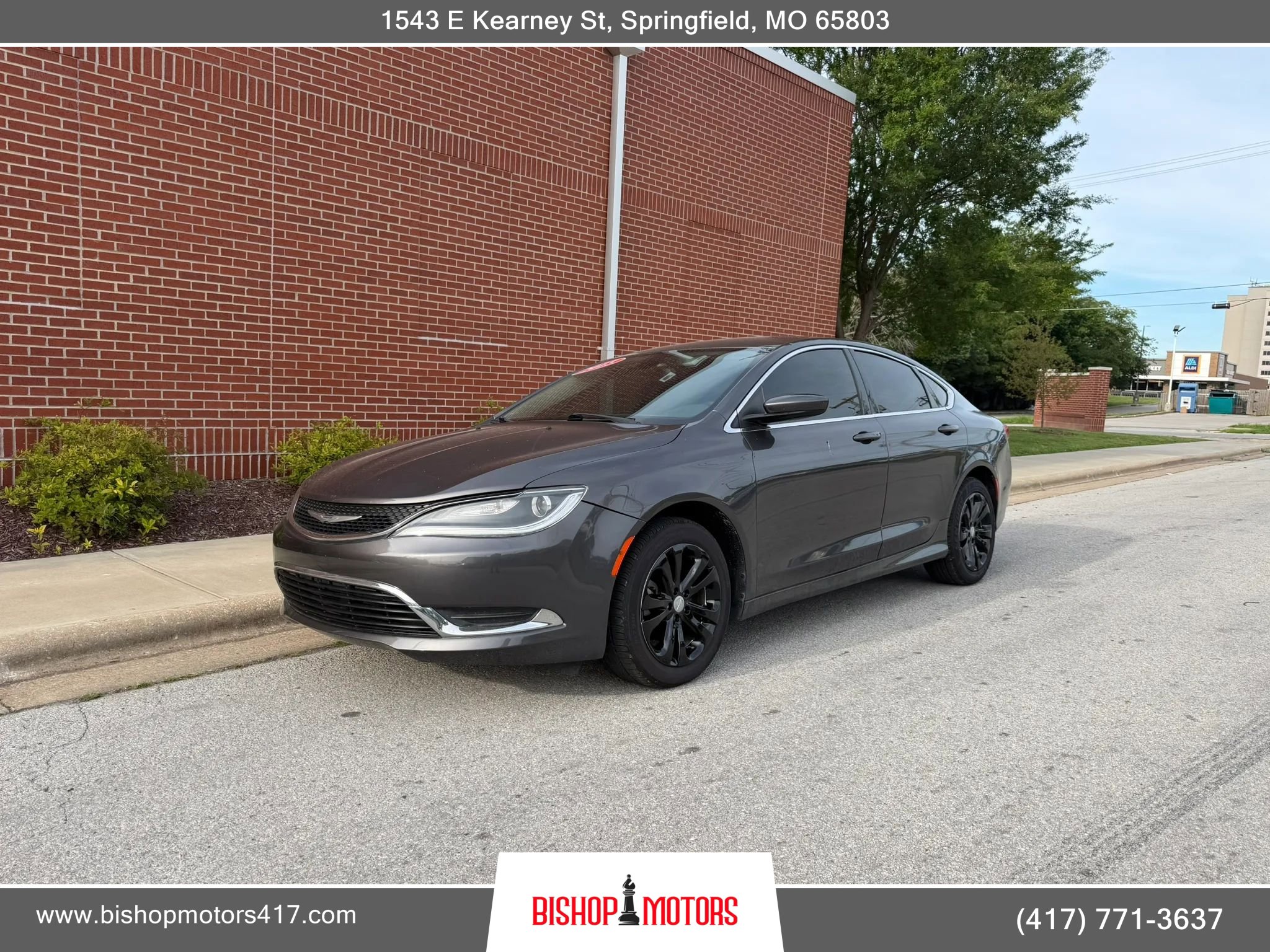 Used 2015 Chrysler 200 Limited w/ Convenience Group FWD image 2