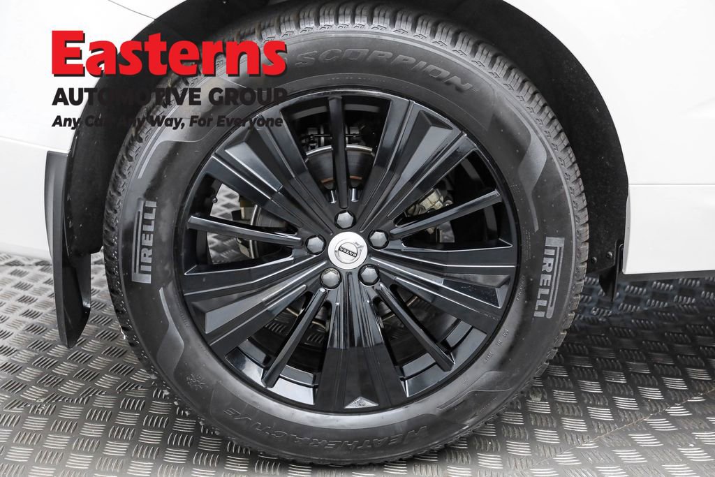 Used 2023 Volvo XC60 B5 Plus image 29