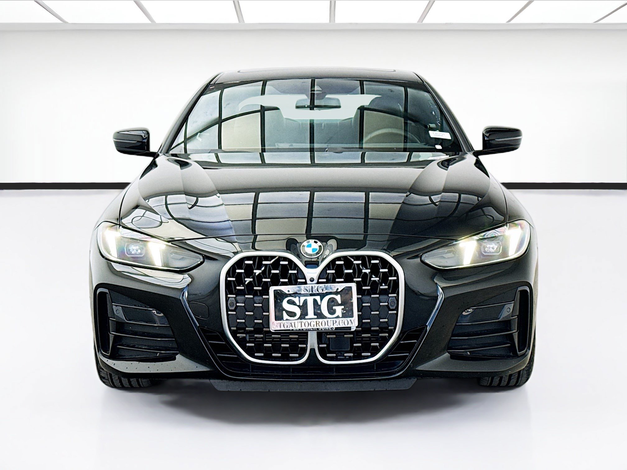 Used 2025 BMW 430i Coupe w/ M Sport Package RWD image 2