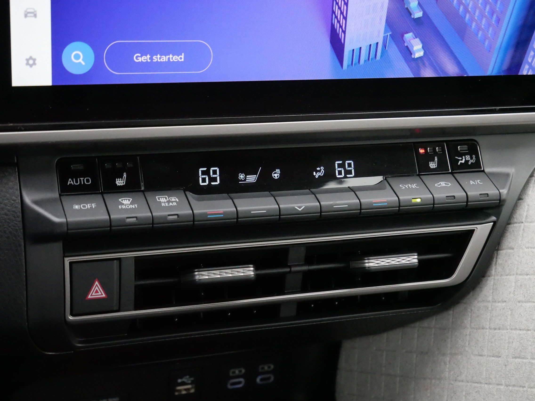 Used 2025 Toyota Camry XLE image 23