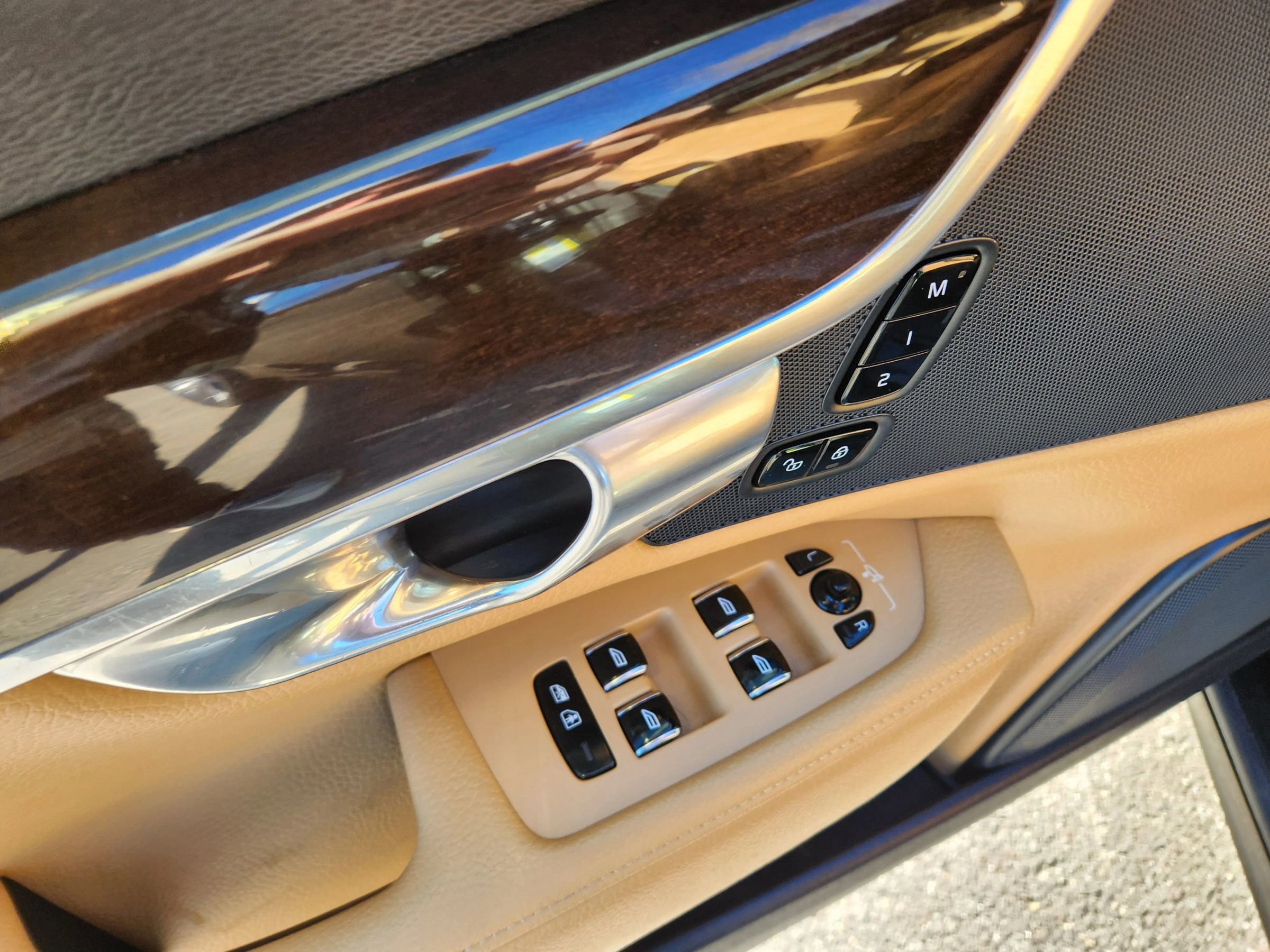 Used 2019 Volvo S90 T6 Momentum image 23