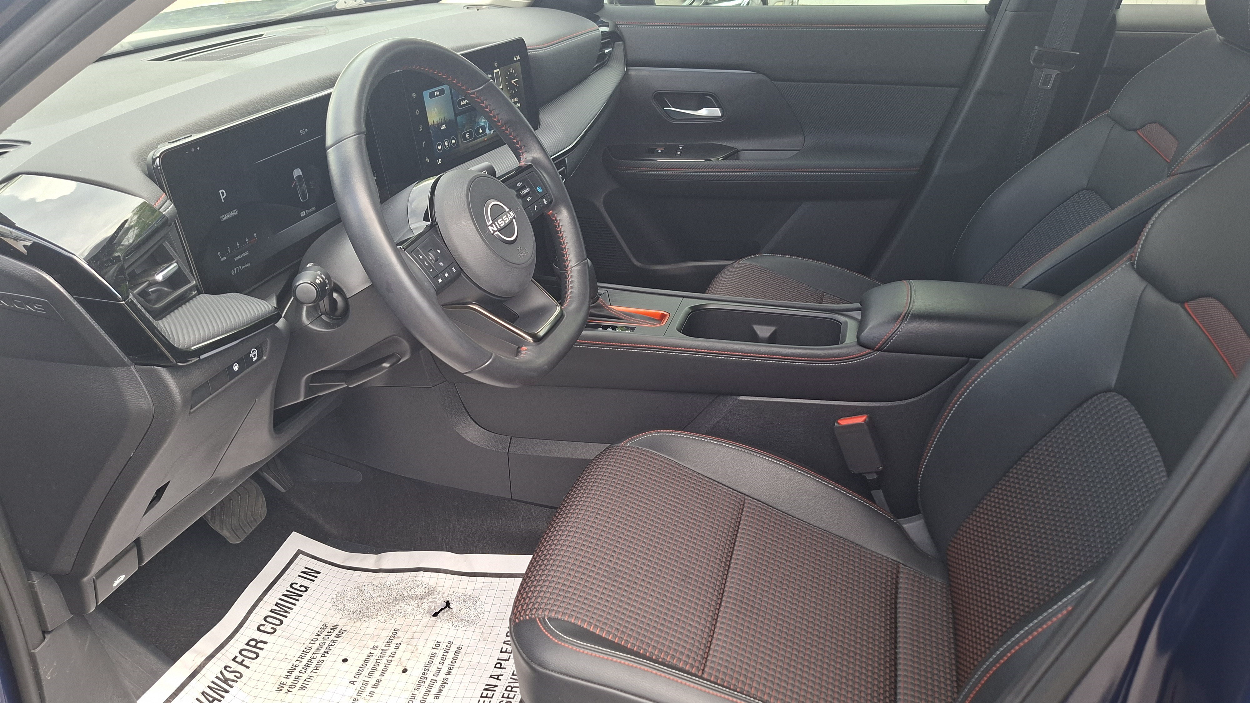 Certified 2025 Nissan Kicks SR FWD image 9