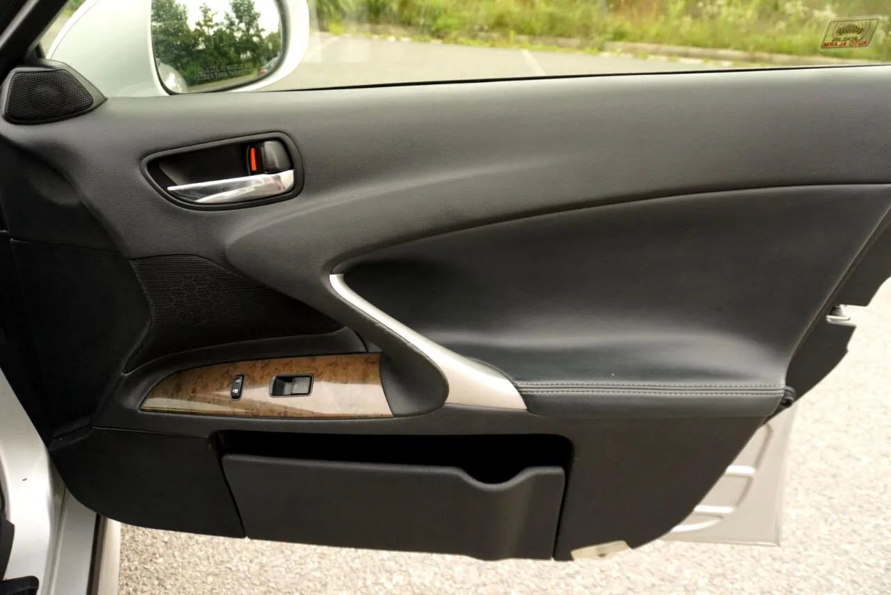 Used 2011 Lexus IS 250 AWD image 25