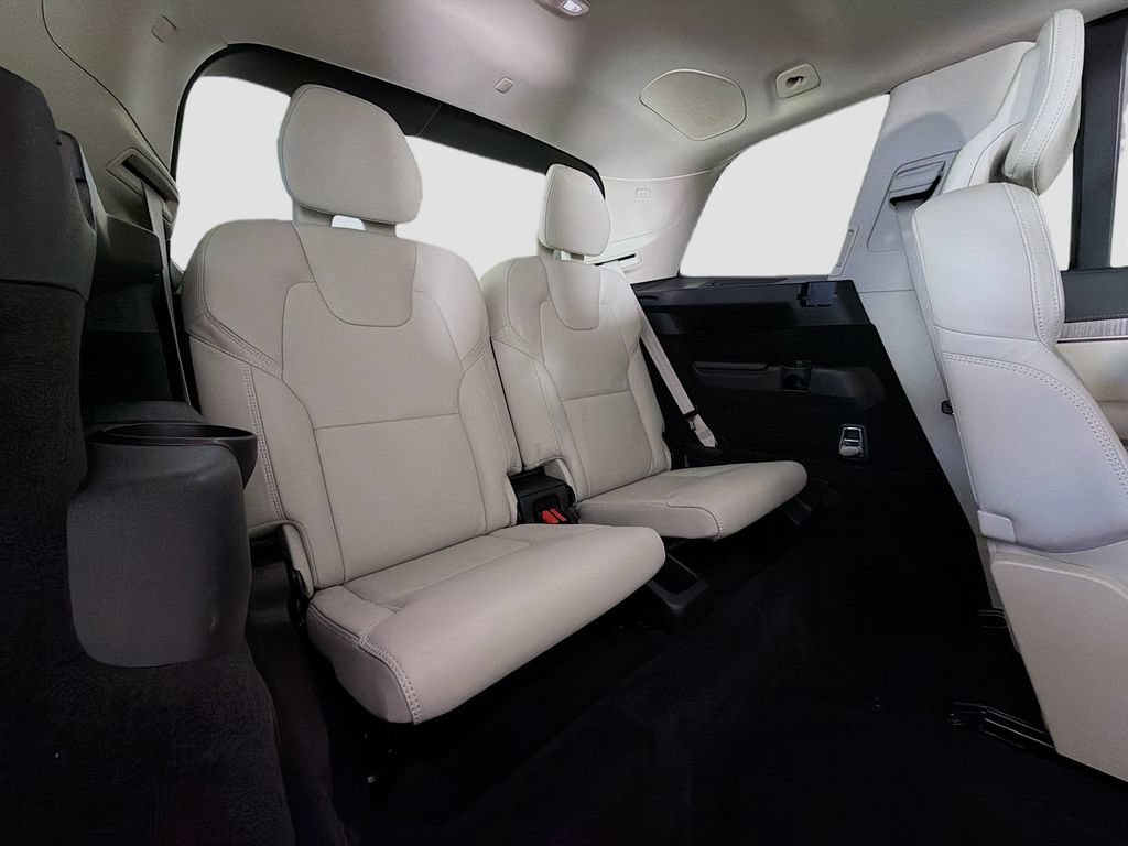 Used 2024 Volvo XC90 T8 Ultimate w/ Protection Package Premier AWD/4WD image 29