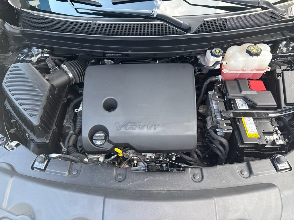 Used 2023 Chevrolet Traverse High Country FWD image 36
