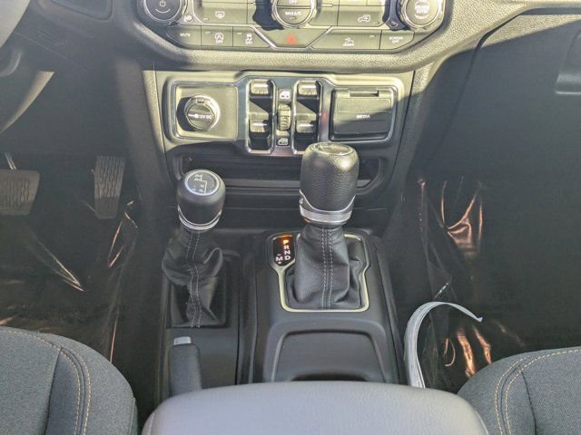 New 2025 Jeep Gladiator Sport image 17