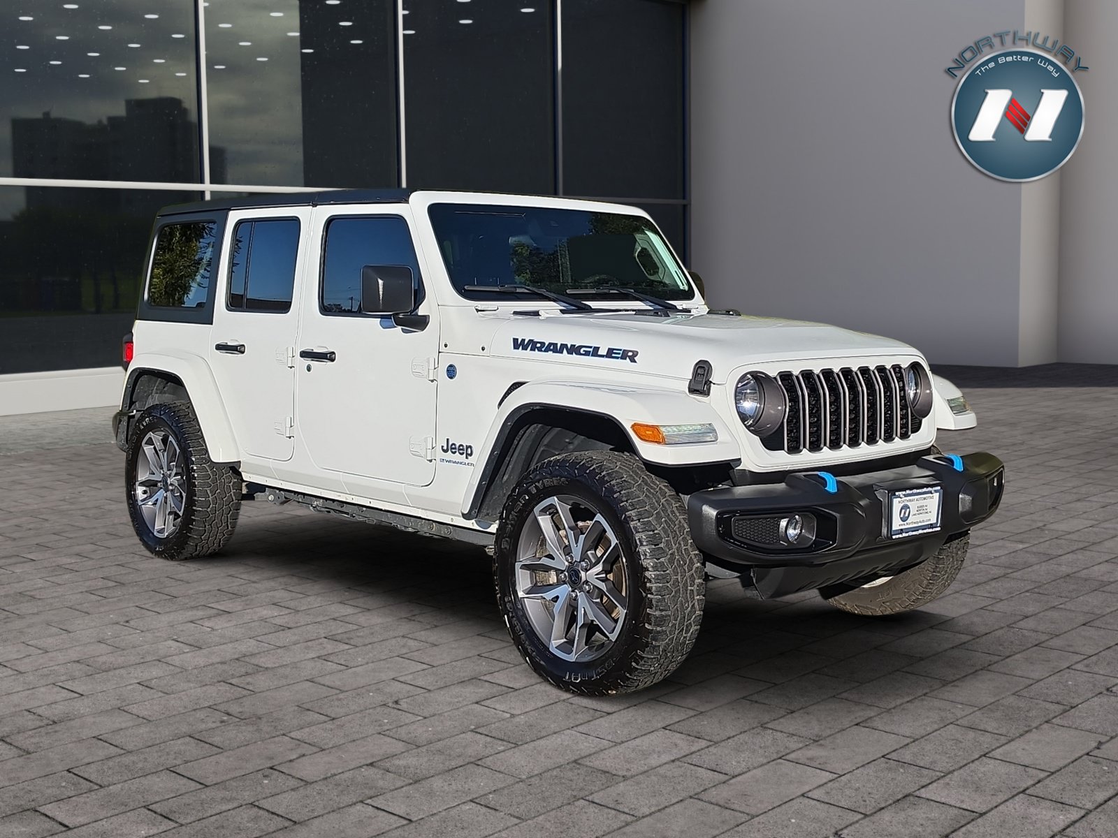Used 2024 Jeep Wrangler Unlimited w/ Convenience Group AWD/4WD image 7
