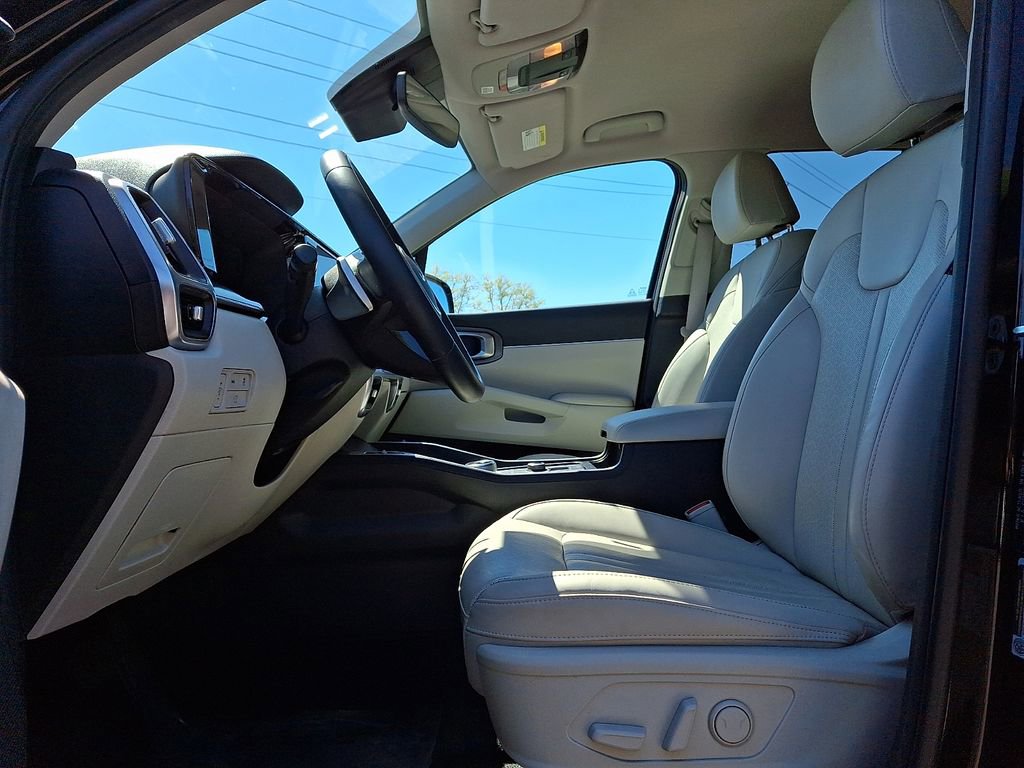 Certified 2023 Kia Sorento EX AWD/4WD image 13