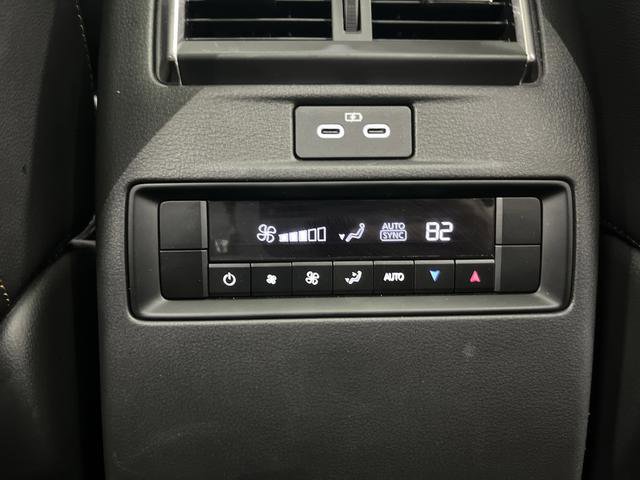 Used 2025 MAZDA CX-70 Plug-In Hybrid w/ Premium Pkg image 33