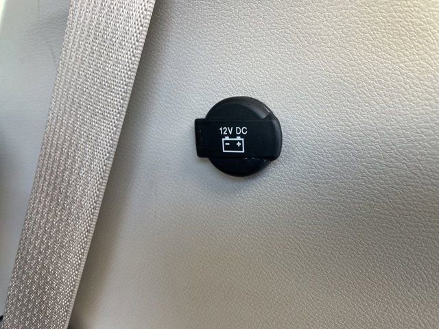 Used 2023 Chrysler Pacifica Touring-L image 23