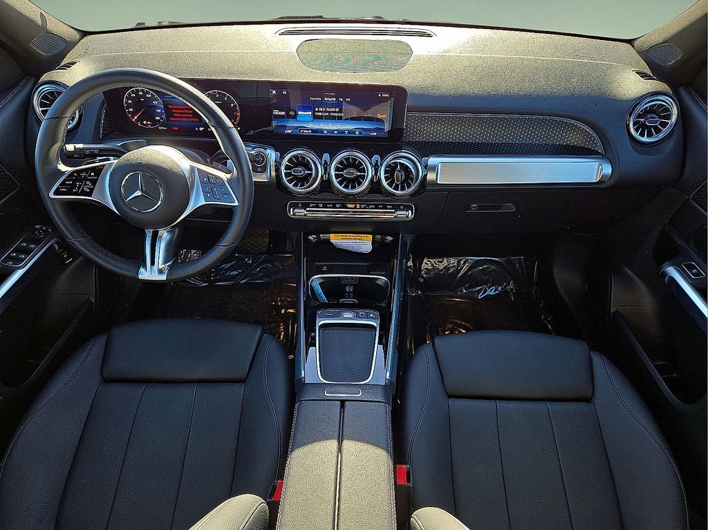 Used 2025 Mercedes-Benz GLB 250 image 17