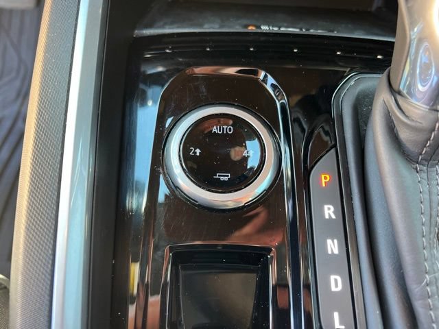 Used 2024 Chevrolet Colorado LT w/ LT Convenience Package II AWD/4WD image 25