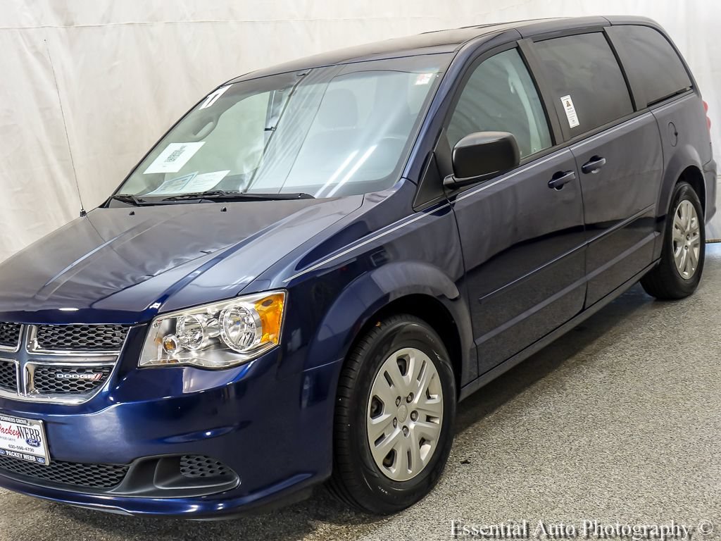 Used 2017 Dodge Grand Caravan SE FWD image 4