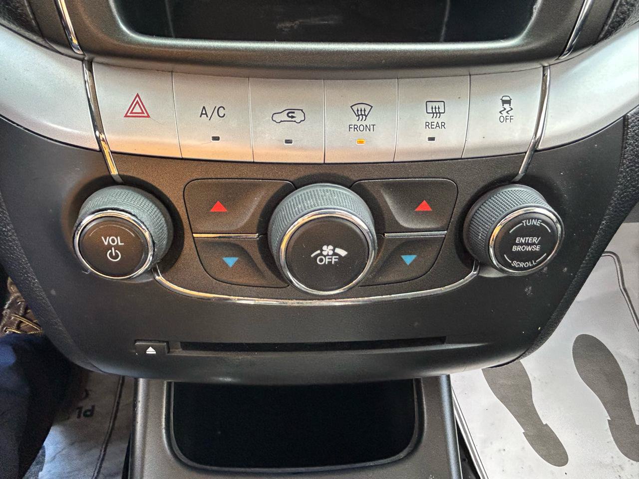 Used 2017 Dodge Journey SXT FWD image 23