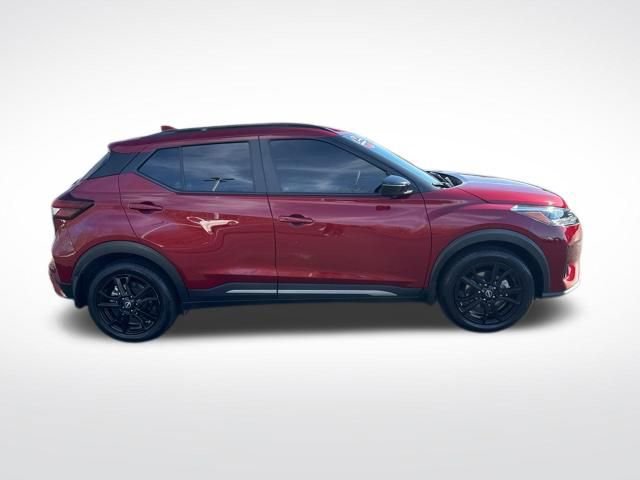 Used 2023 Nissan Kicks SR image 6