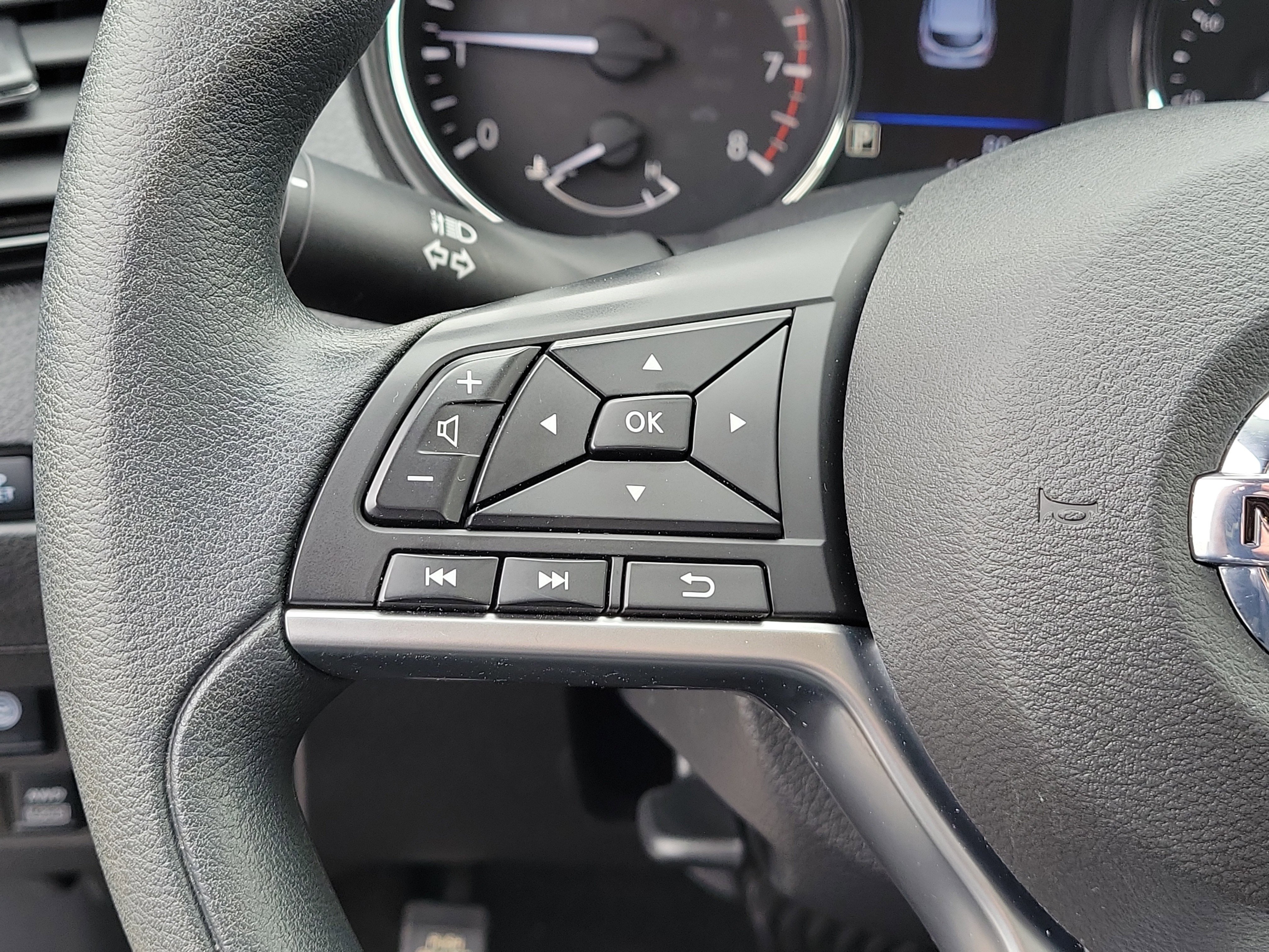 Used 2022 Nissan Rogue Sport S image 22