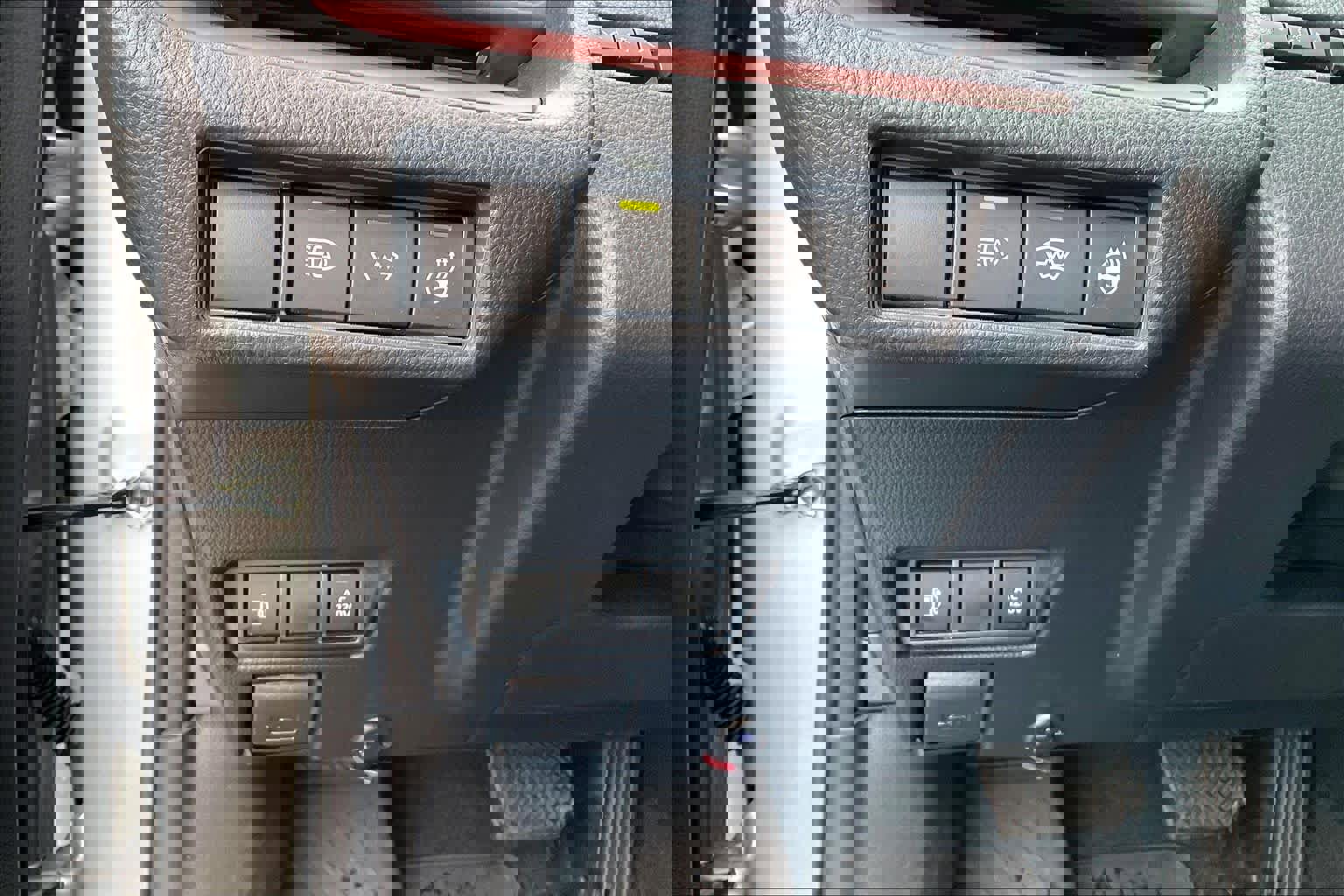 Used 2025 Toyota Prius Plug-In Hybrid image 33