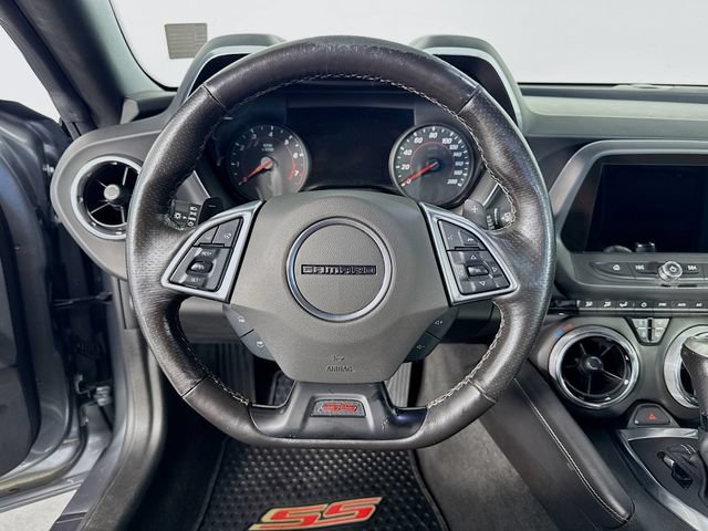 Used 2020 Chevrolet Camaro SS RWD image 12