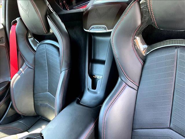 Used 2024 Chevrolet Corvette Stingray Premium Cpe w/ Z51 Performance Package RWD image 23