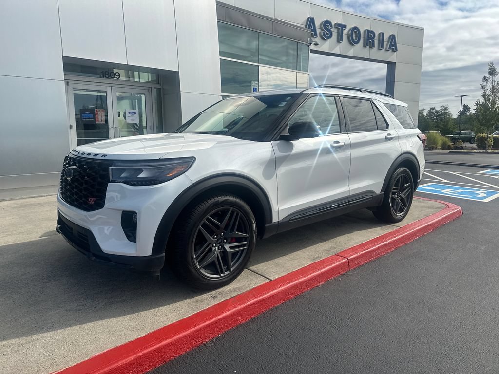 Used 2025 Ford Explorer ST AWD/4WD image 8