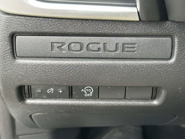 Used 2024 Nissan Rogue S AWD/4WD image 26