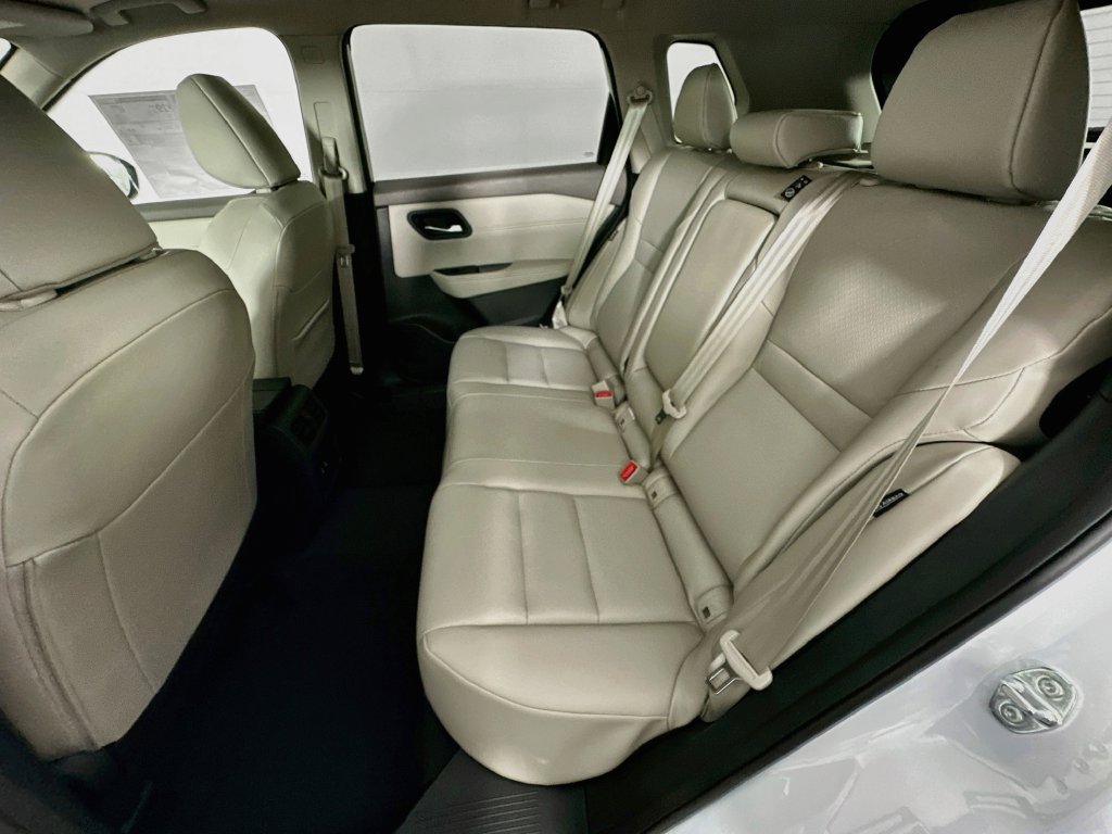 New 2027 Nissan Rogue Dark Armor AWD/4WD image 32