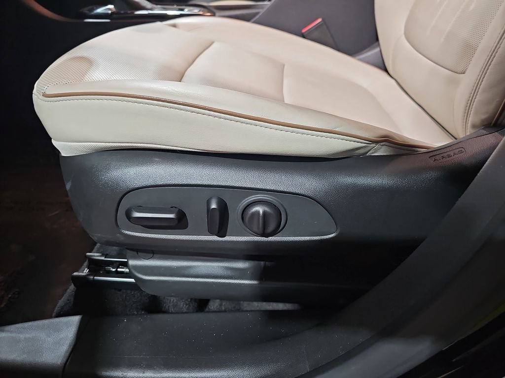 Certified 2024 Buick Encore GX Avenir w/ Avenir Convenience Package FWD image 34