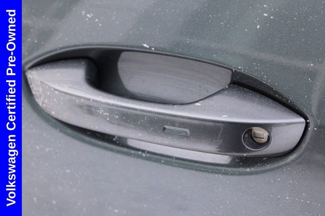 Used 2025 Volkswagen Tiguan SE image 13