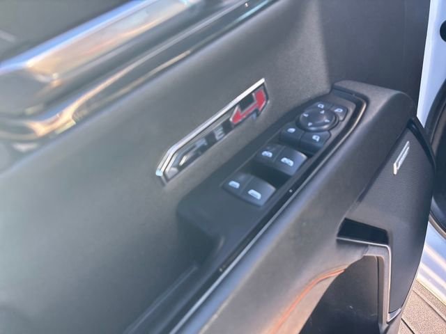 Used 2024 GMC Sierra 1500 AT4 w/ Technology Package image 11