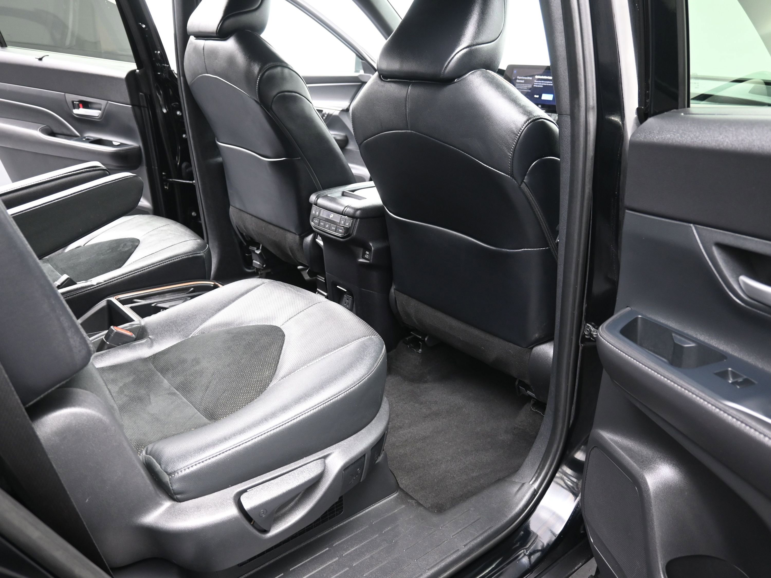 Used 2024 Toyota Grand Highlander MAX Platinum image 23