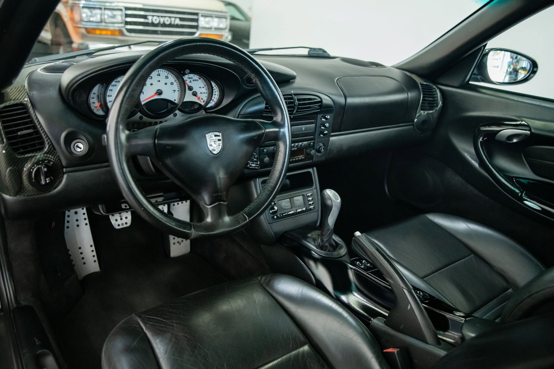 Used 2000 Porsche 911 Carrera image 28