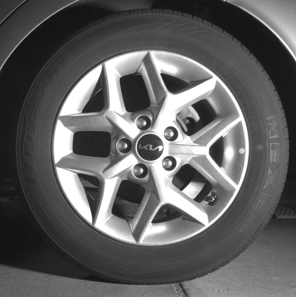 Used 2025 Kia Soul LX w/ LX Technology Package FWD image 14
