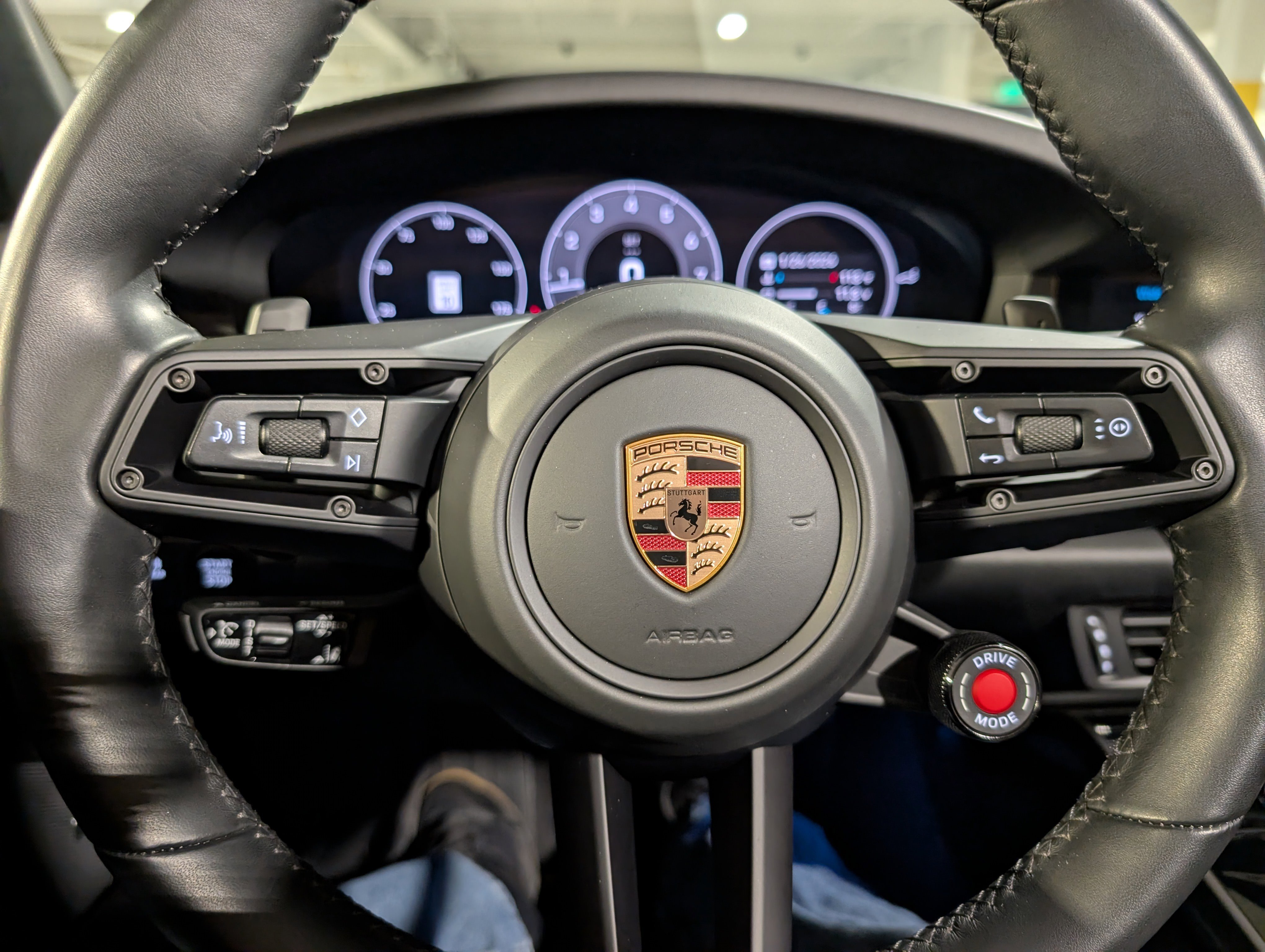 Certified 2025 Porsche 911 Carrera image 33