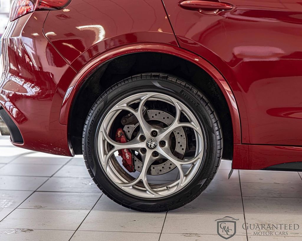 Used 2021 Alfa Romeo Stelvio Quadrifoglio image 10
