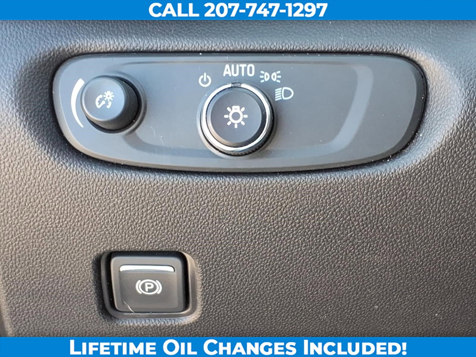 Used 2025 Chevrolet Blazer LT AWD/4WD image 16