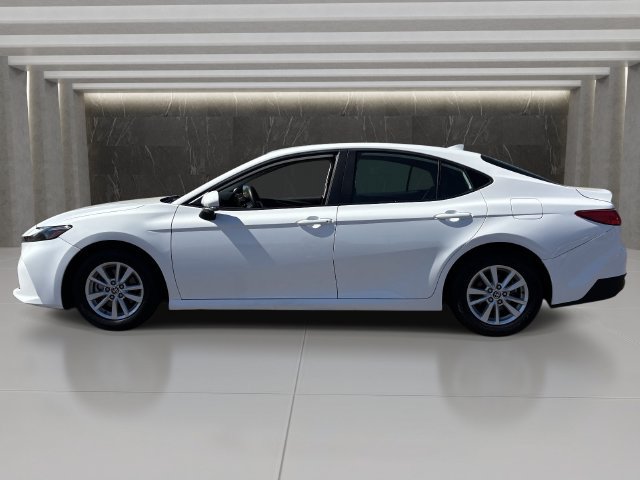 Used 2025 Toyota Camry LE FWD image 2