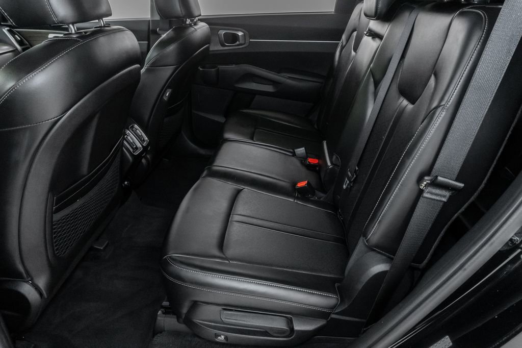 Certified 2022 Kia Sorento S w/ Panoramic Sunroof Package AWD/4WD image 30