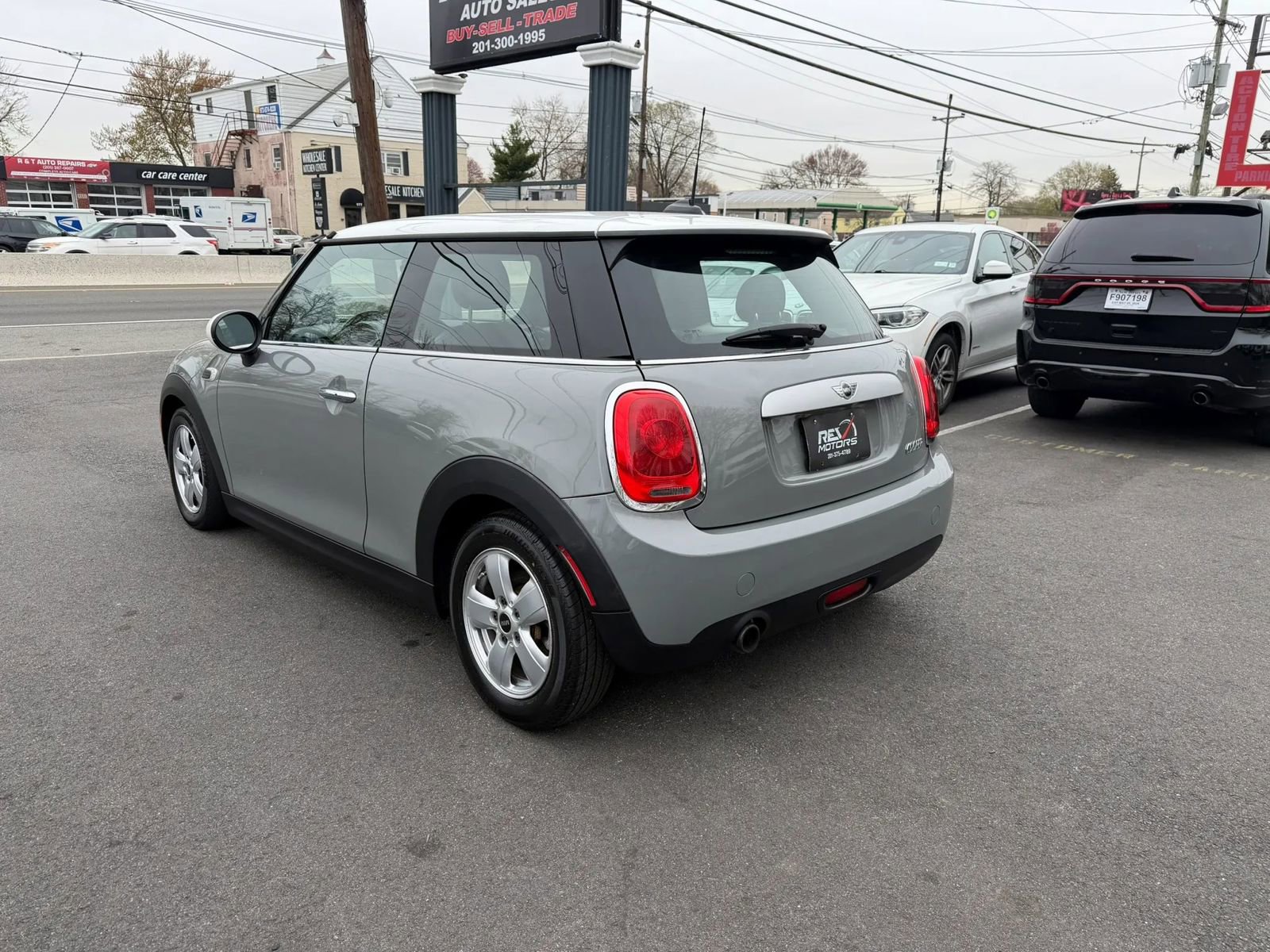 Used 2014 MINI Cooper 2-Door Hardtop image 4